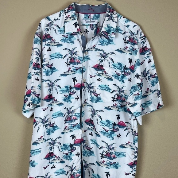 Tommy Bahama “The Coconut Point” White Tropical shirt; Size L; EUC - Picture 1 of 5